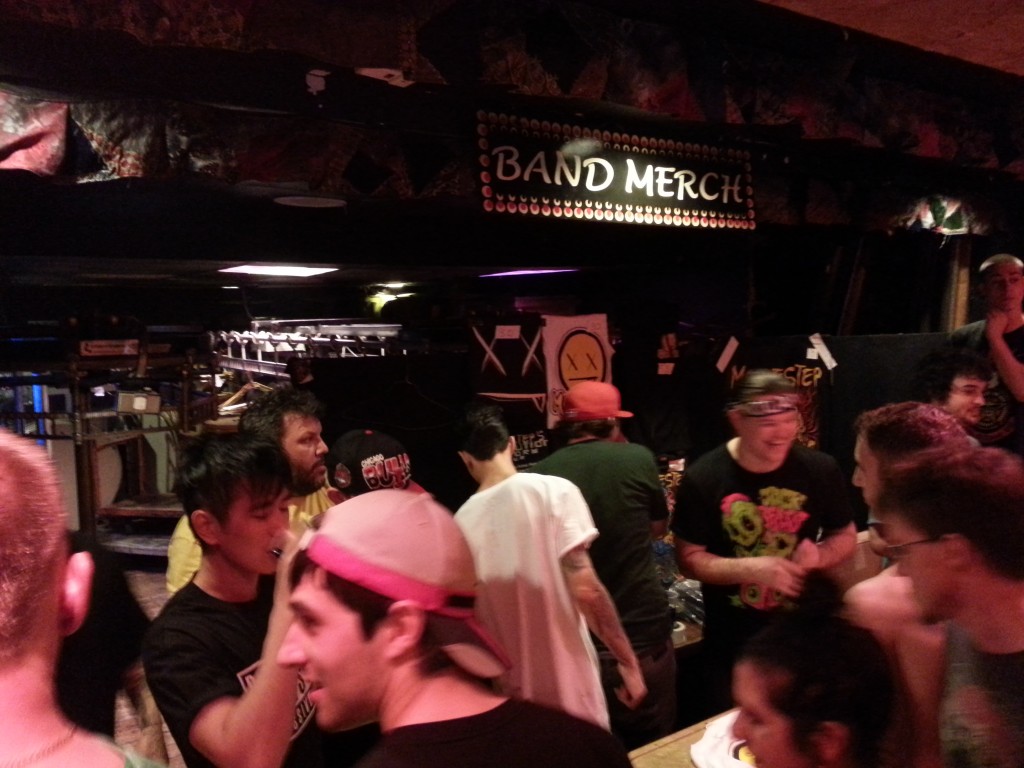 20130407_modestep-interacting-with-fans-after-show